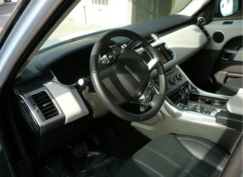Land Rover Defender • 2015 • 40,000 km 4