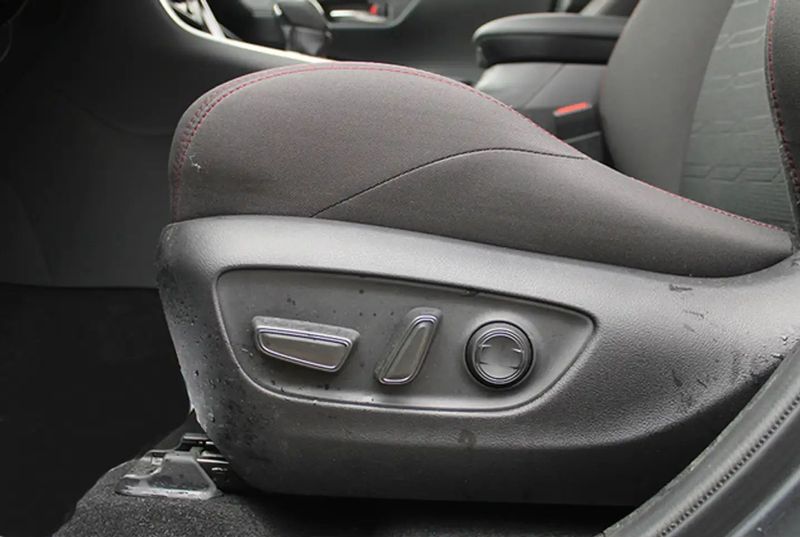 Toyota RAV4 • 2023 • 25,000 km 8