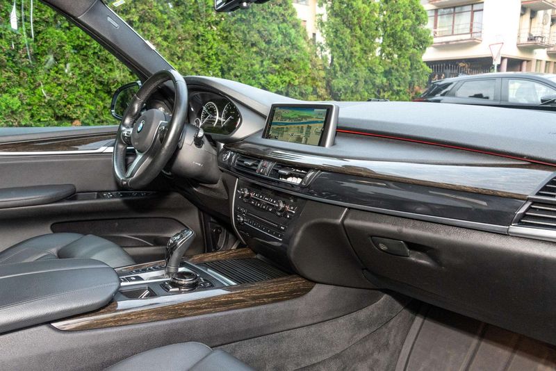 BMW X5 • 2014 • 189,000 km 6