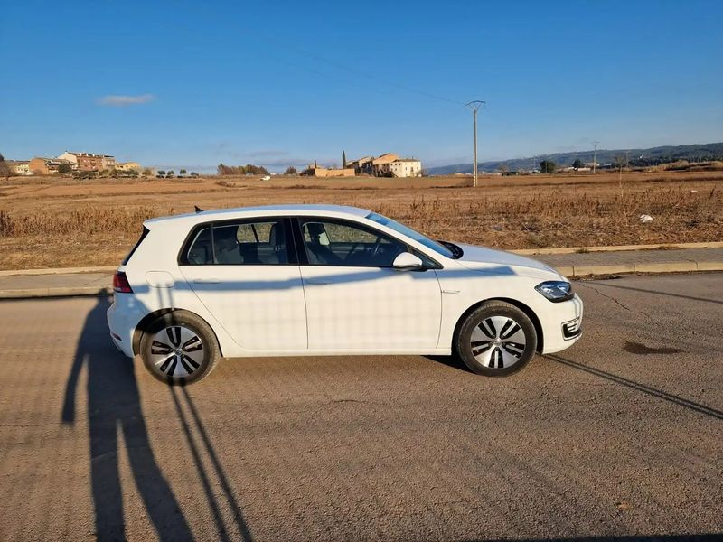 Volkswagen e-Golf • 2019 • 26,000 km 1