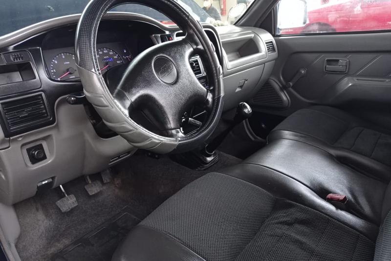 Chevrolet Luv • 2002 • 250,000 km 5