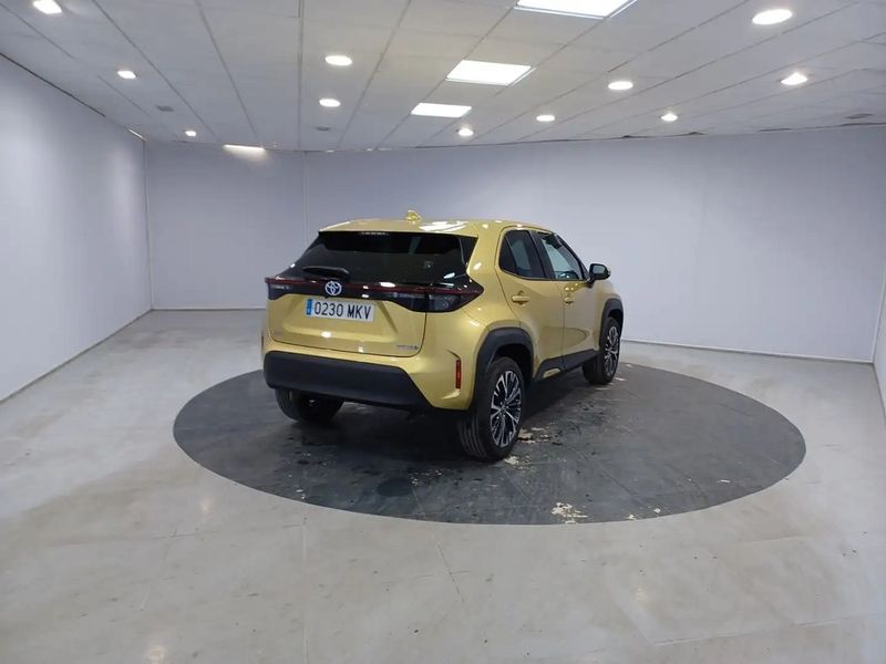 Toyota Yaris • 2023 • 5,500 km 3