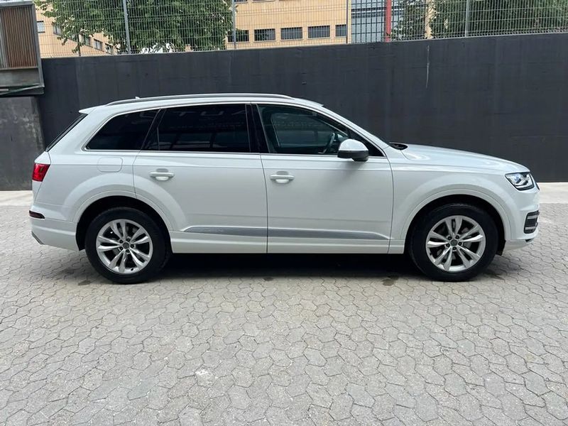 Audi Q7 • 2018 • 60,000 km 4