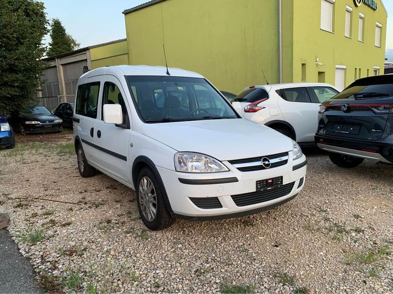 Opel Campo • 2010 • 135 km 1