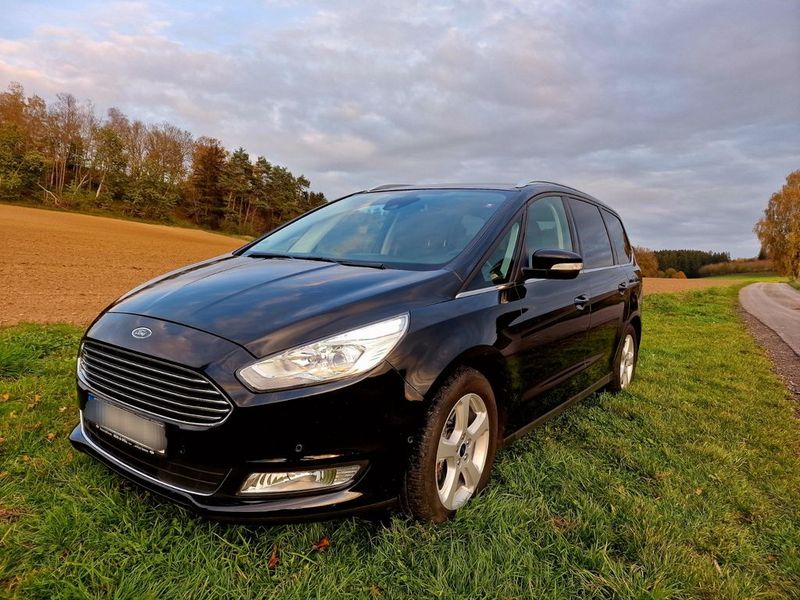 Ford Galaxy • 2017 • 68,000 km 1