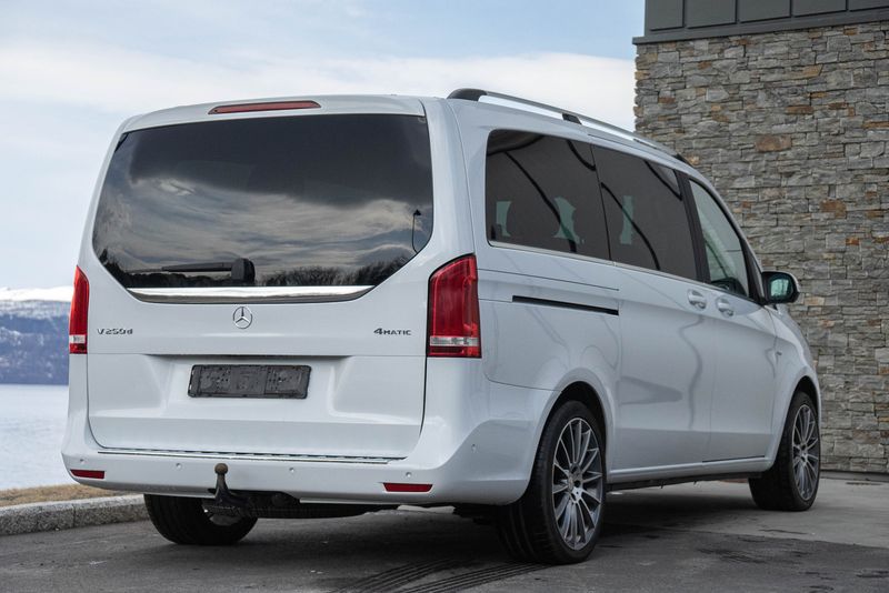 Mercedes-Benz 210 Van • 2015 • 132,000 km 19