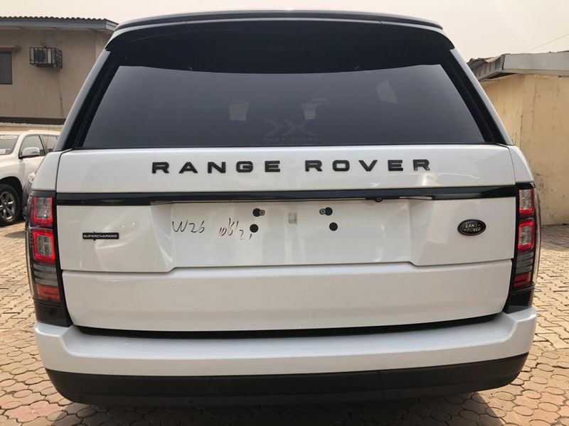 Land Rover Range Rover • 2018 • 50,000 km 4