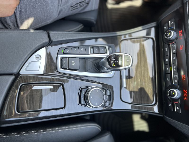 BMW 5 Series • 2016 • 118,000 km 17