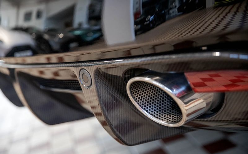 Aston Martin DBS • 2013 • 13,000 km 5
