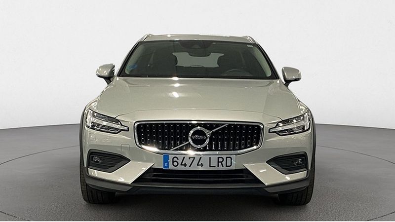 Volvo V60 • 2021 • 40,725 km 9