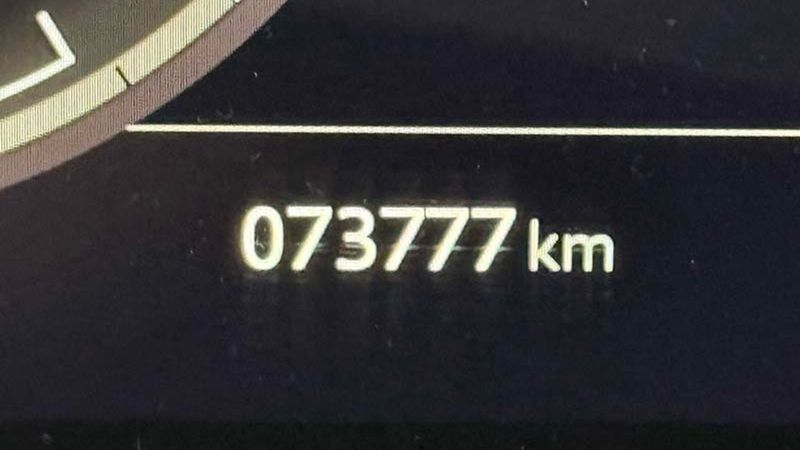 Land Rover Discovery • 2018 • 73,000 km 4