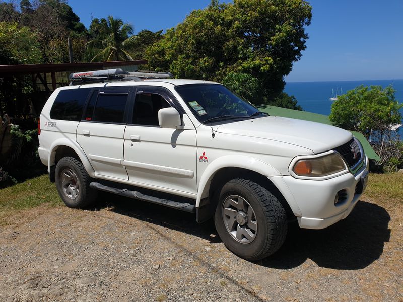 Mitsubishi Montero Sport • 2000 • 220,000 km 1