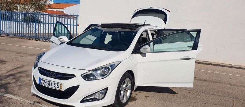 Hyundai i40 • 2012 • 120,000 km 1