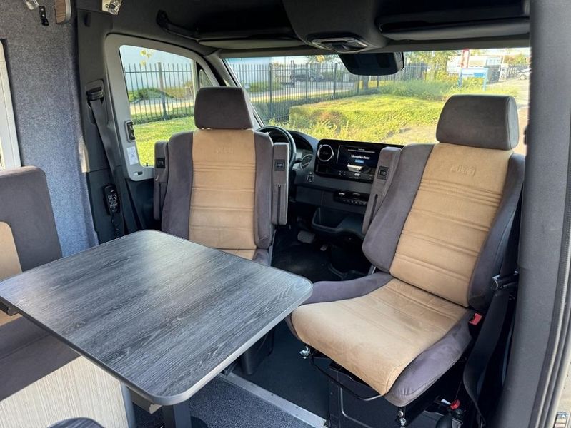 Mercedes-Benz Sprinter • 2020 • 146,128 km 2