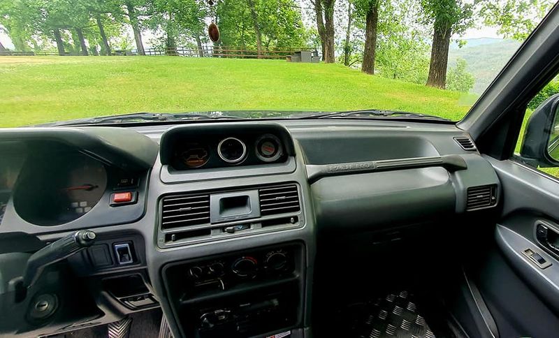 Mitsubishi Pajero • 1994 • 80,000 km 6