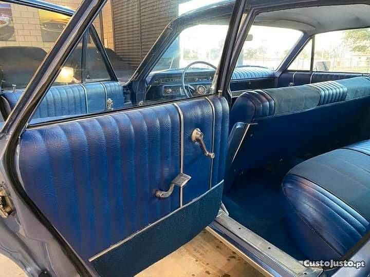 Plymouth Voyager • 1980 • 70,000 km 4