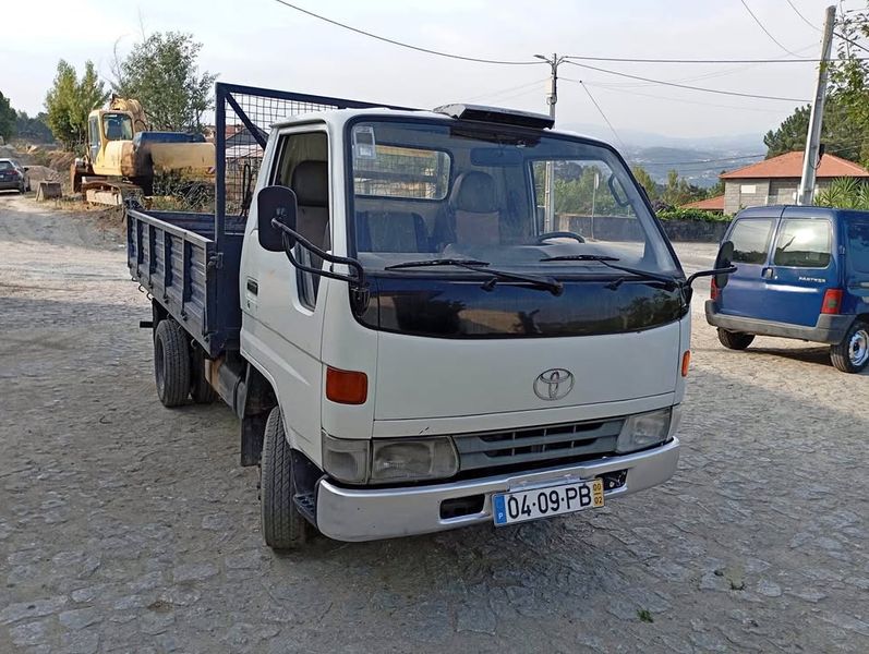 Toyota Dyna • 2009 • 145,000 km 1