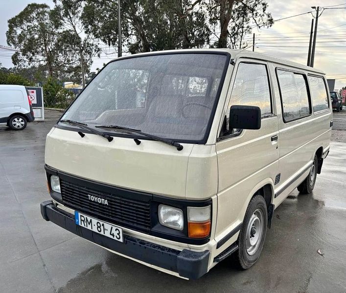 Toyota Hiace • 1984 • 305,000 km 1