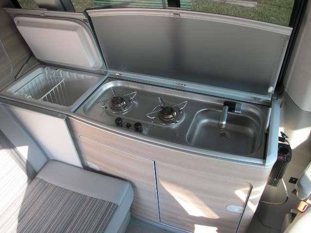 Volkswagen T5 • 2010 • 64,000 km 10