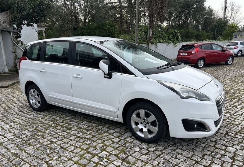 Peugeot 5008 • 2015 • 167,619 km 1