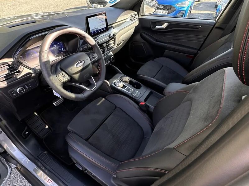 Ford Kuga • 2023 • 18,000 km 4