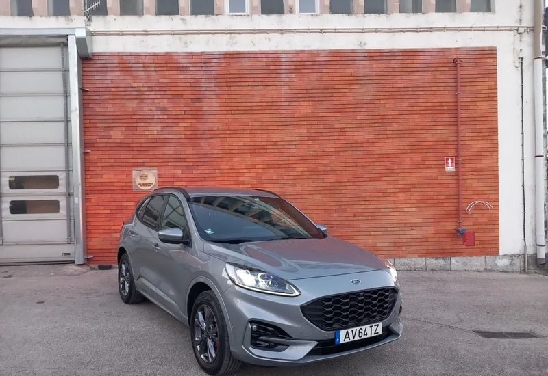 Ford Kuga • 2023 • 16,000 km 2