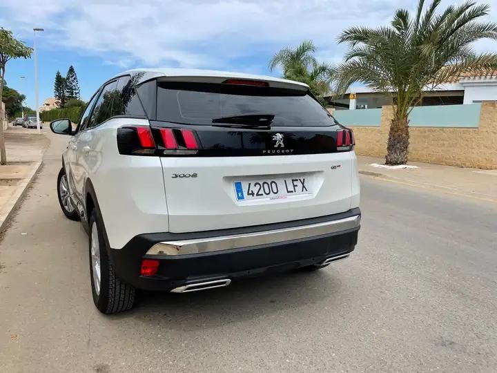 Peugeot 3008 • 2020 • 58,000 km 5