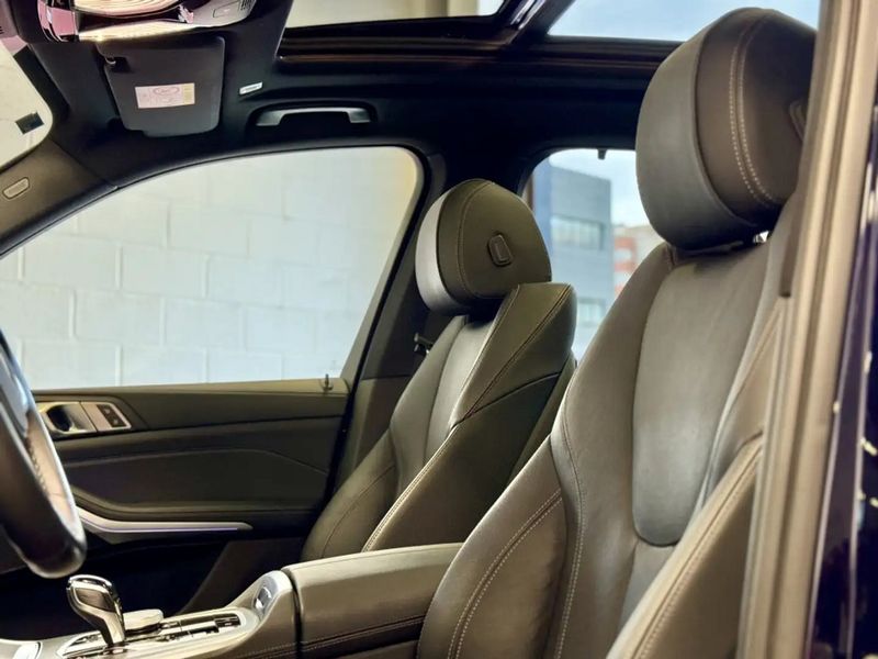 BMW X5 • 2020 • 82,000 km 9