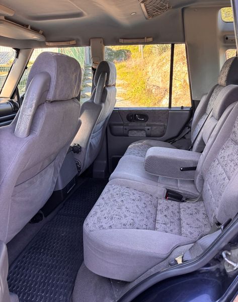 Land Rover Discovery • 2000 • 196,000 km 8