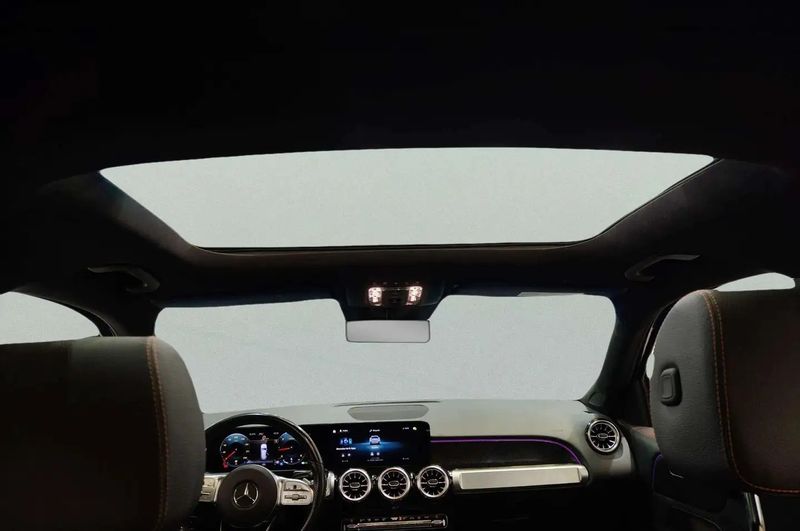 Mercedes-Benz GLB-Class • 2023 • 59,173 km 6