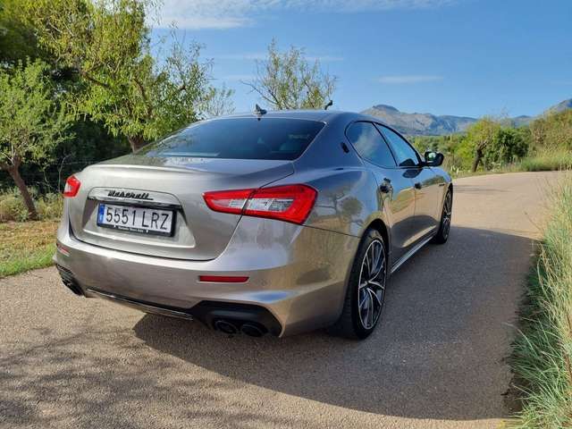 Maserati Ghibli • 2019 • 67,000 km 3