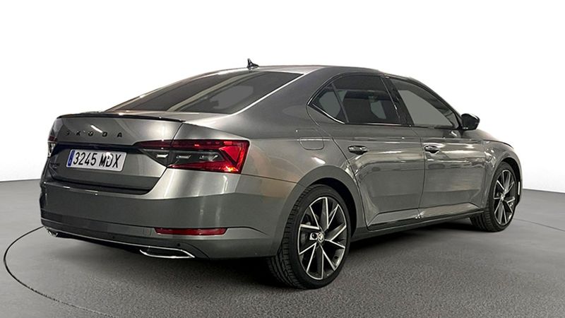 Škoda Superb • 2023 • 6,750 km 3