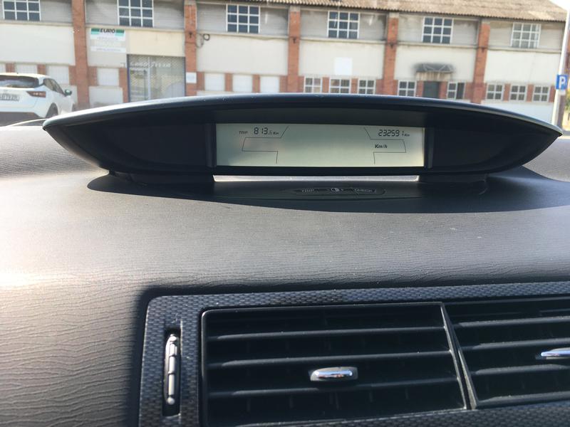 Citroën C4 • 2006 • 232,000 km 10