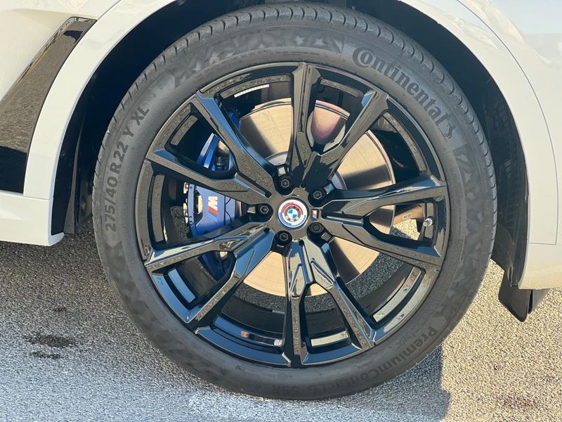 BMW X7 • 2023 • 3,500 km 11