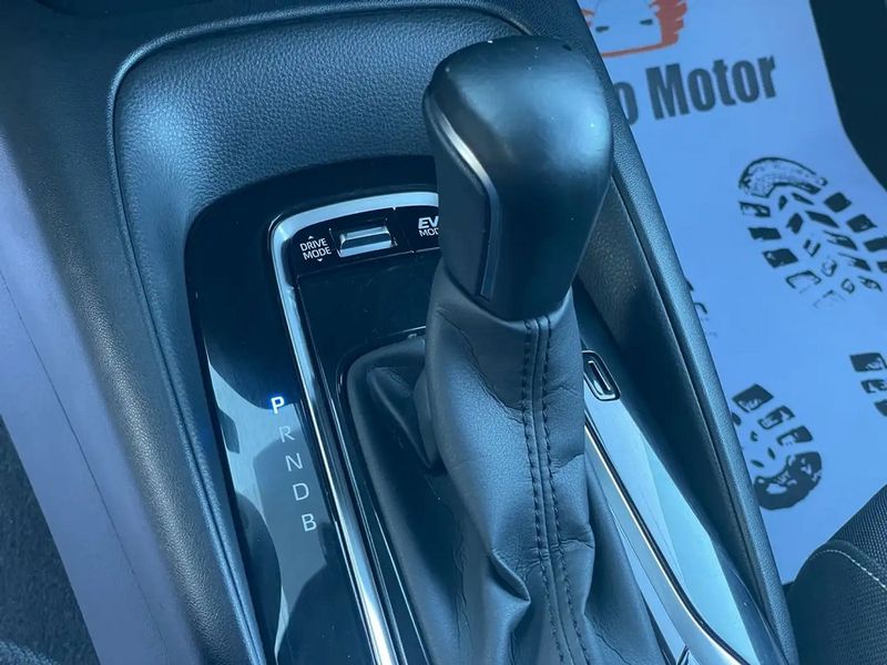 Toyota Corolla Hybrid • 2019 • 143,000 km 8