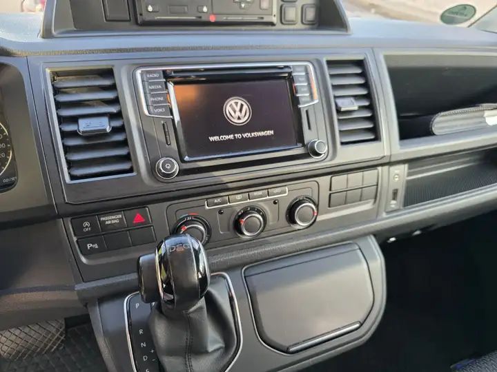 Volkswagen Multivan • 2018 • 290,000 km 5