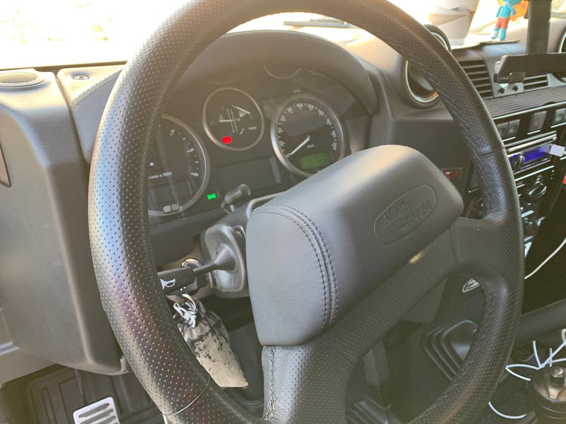 Land Rover Defender • 2016 • 17,000 km 8