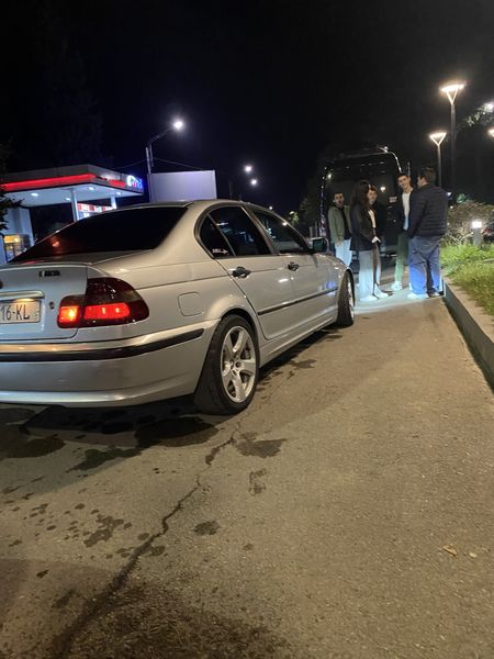 BMW 3 Series • 2002 • 245,000 km 4