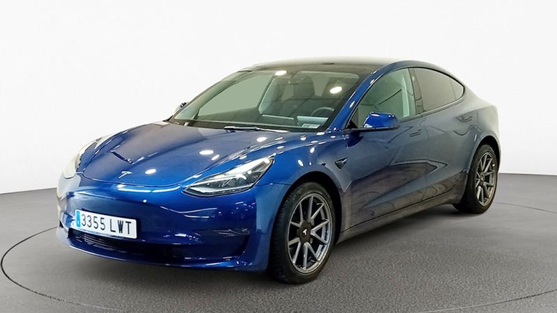 Tesla Model 3 • 2022 • 48,500 km 1