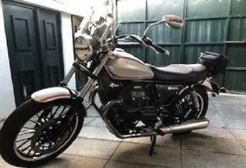 Moto Guzzi stelvio • 2017 • 1,879 km 1