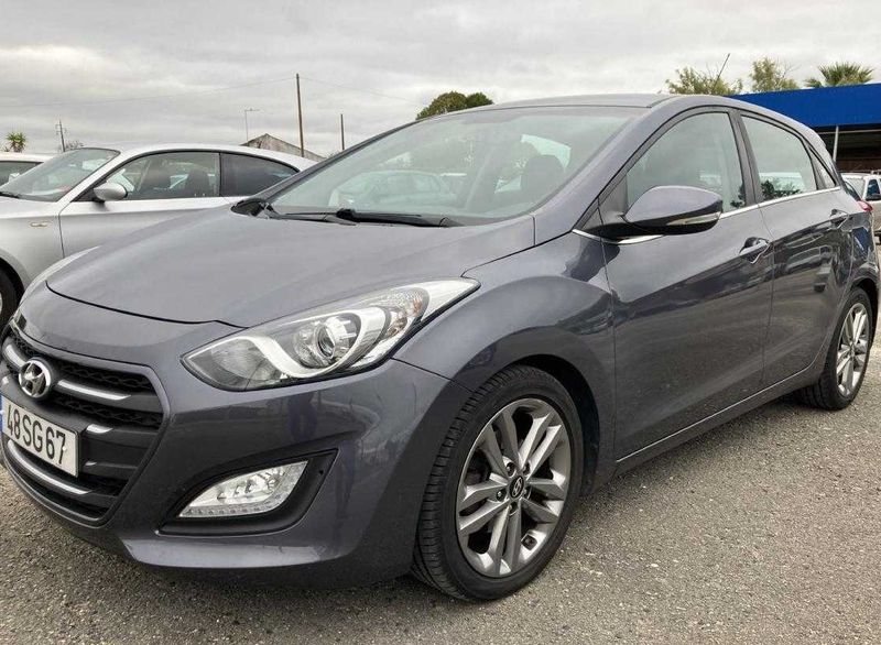 Hyundai i30 • 2016 • 209,600 km 4