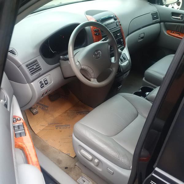 Toyota Sienna • 2006 • 100,113 km 2