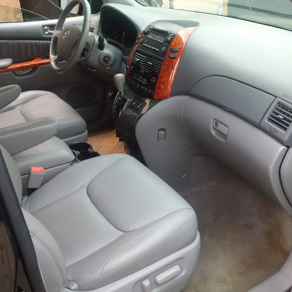 Toyota Sienna • 2006 • 100,113 km 1