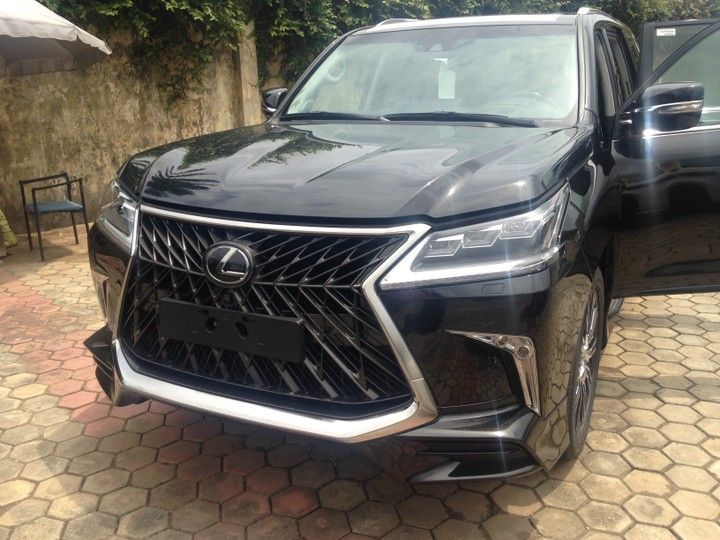 Lexus LX • 2019 • 29 km 1