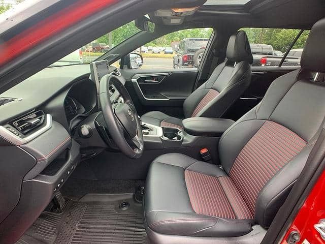 Toyota RAV4 Hybrid • 2021 • 34,500 km 2