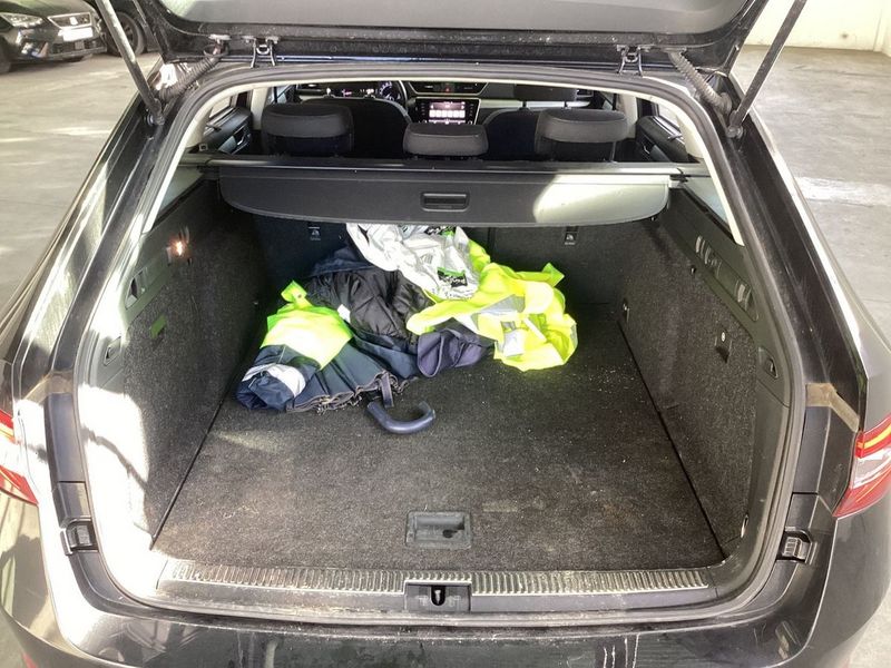 Škoda Superb • 2017 • 158,000 km 16