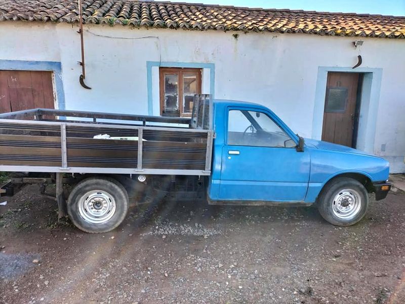 Isuzu Pickup • 1984 • 189,000 km 3