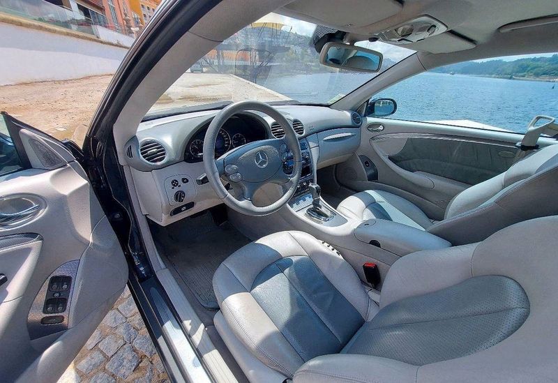 Mercedes-Benz CLK-Class • 2003 • 199,999 km 4