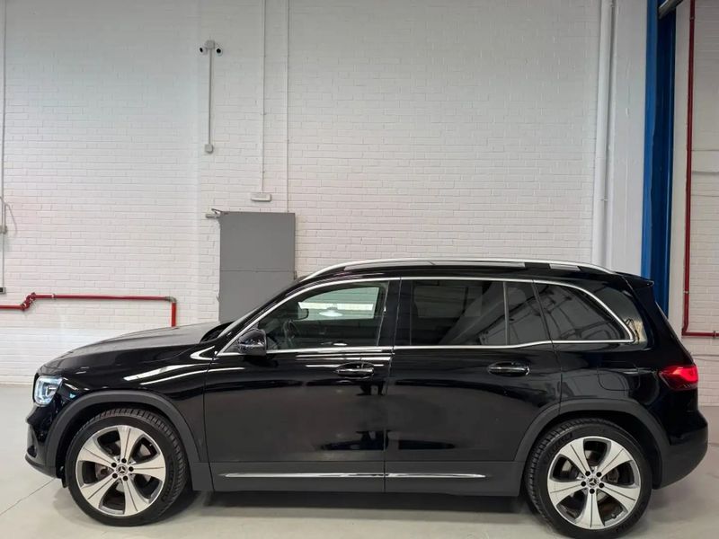 Mercedes-Benz GLB-Class • 2021 • 68,000 km 4