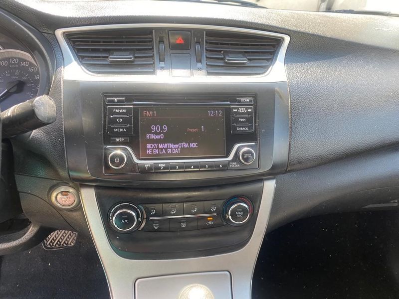 Nissan Sentra Advance • 2016 • 160,000 km 6